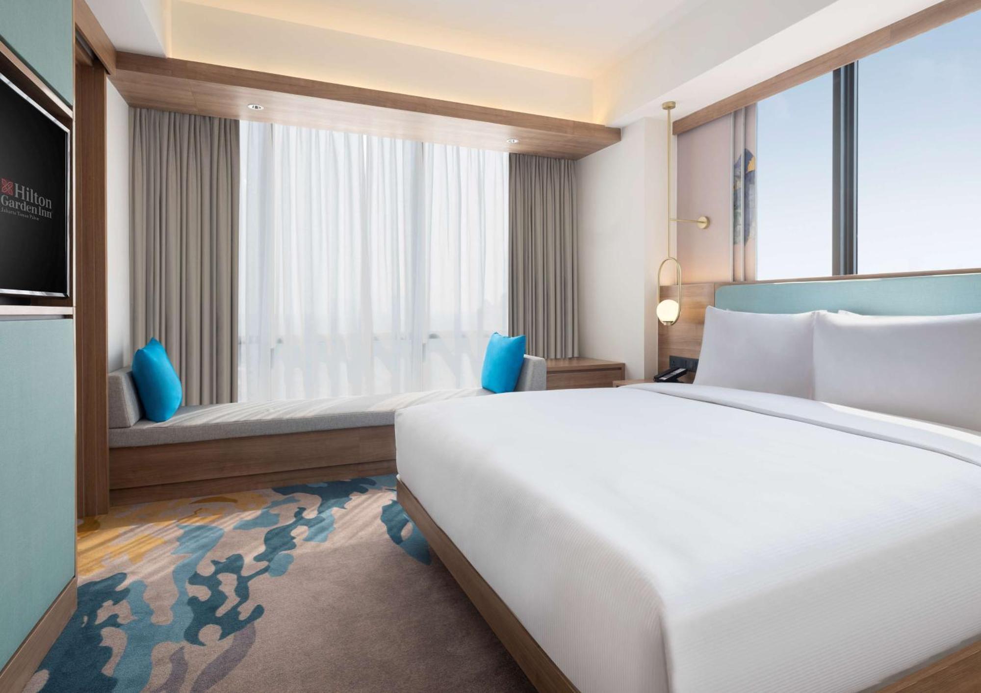 Hilton Garden Inn Jakarta Taman Palem Buitenkant foto